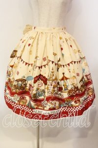 ALICE and the PIRATES / アリスのワンダーカーチェイス柄スカート  アイボリー O-25-12-13-012-PA-SK-OW-OS