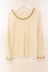 axes femme / プチローズ配色インナーカットソー  アイボリー O-25-12-16-019-AX-TO-IG-OS