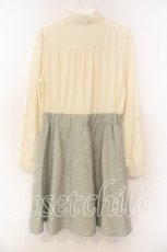画像2: axes femme / 千鳥スカートドッキングワンピース  アイボリー×サックス O-25-12-16-024-AX-OP-IG-ZT524 (2)