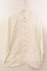 INGEBORG / 袖ロゴ刺繍タックブラウス  シロ O-25-12-17-041-LO-BL-IG-OS