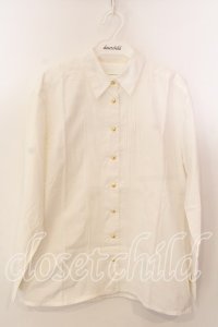 INGEBORG / 袖ロゴ刺繍タックブラウス  シロ O-25-12-17-041-LO-BL-IG-OS