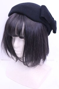 an another angelus / リボン付きトークベレー帽 F クロ O-25-12-18-1042-CA-AC-YM-OS