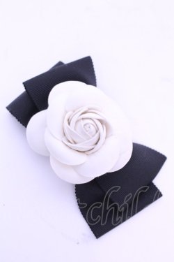 画像1: INGEBORG / カメリアクリップブローチ コサージュ  シロ×クロ O-25-12-18-2002-LO-AC-IG-OS