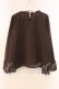 画像2: axes femme / ミュルーズ染織美術館コラボ/刺繍入りフレア袖ブラウス M ブラウン O-25-12-30-084-AX-BL-IG-OS (2)