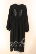 axes femme / チャイナ刺繍ワンピース M クロ O-26-01-05-044-AX-OP-OW-OS