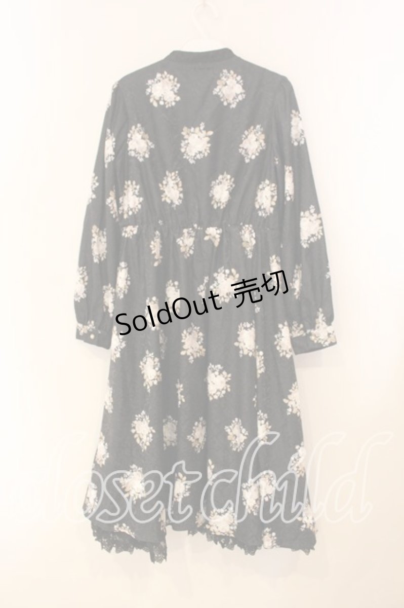 画像2: axes femme NOSTALGIE / ブーケ柄ジャガードワンピース F クロ O-26-01-05-058-AX-OP-OW-ZT551 (2)