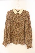 F&A / 小花柄レースクレリック衿ブラウス  ベージュ O-26-01-10-041-LO-BL-IG-OS