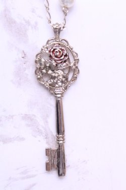 画像1: axes femme / バラレリーフ鍵ネックレス  ゴールド O-26-01-12-2058-AX-AC-OW-OS