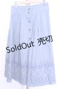 axes femme / 裾刺繍デニムスカート  ブルー O-26-01-12-2002-AX-SK-IG-ZT545