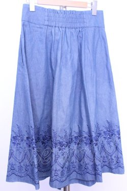 画像3: axes femme / 裾刺繍デニムスカート  ブルー O-26-01-12-2002-AX-SK-IG-OS