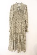 axes femme POETIQUE / トワルドジュイ風柄ワンピース  グリーン O-26-01-12-028-AX-OP-IG-OS