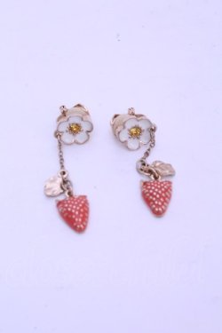 画像1: m petit by misako / AMイチゴイヤリング  アカ×ゴールド O-26-01-15-1049-LO-AC-IG-OS