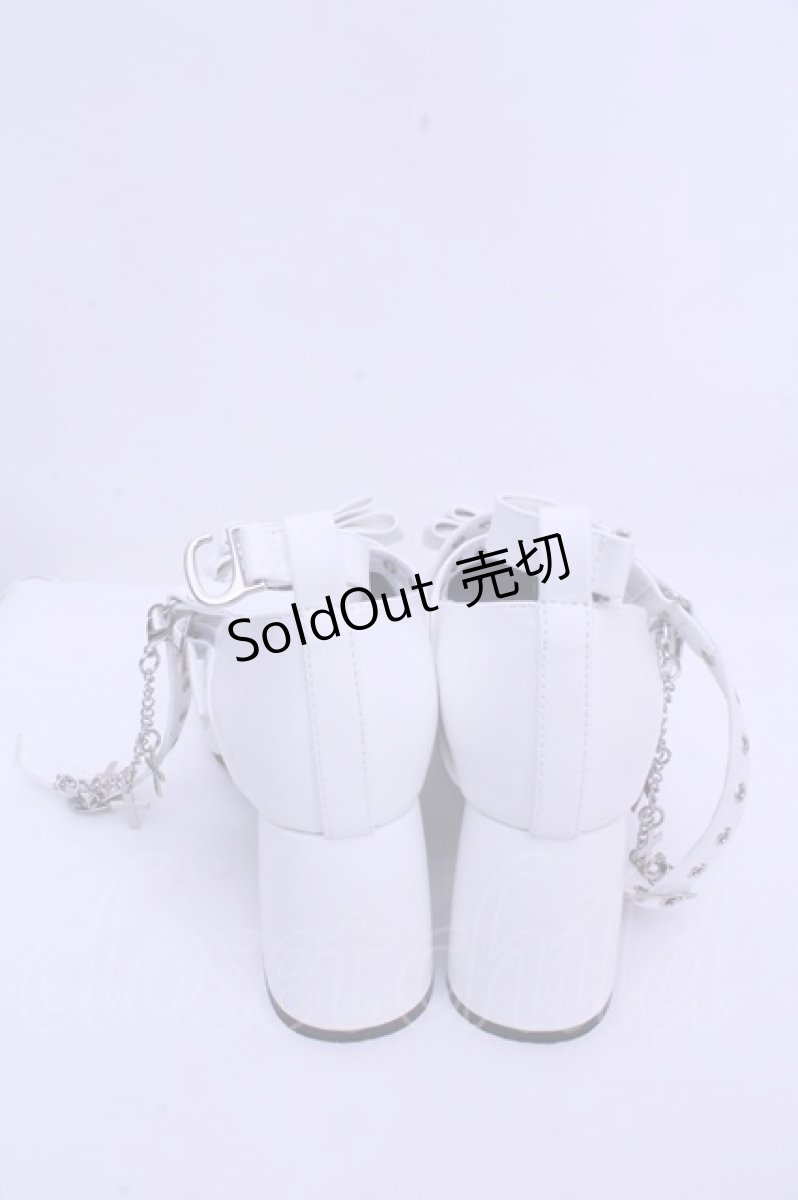 画像3: axes femme POETIQUE / クロスチャームおでこパンプス M シロ O-26-01-15-1027-AX-SH-IG-ZT273 (3)