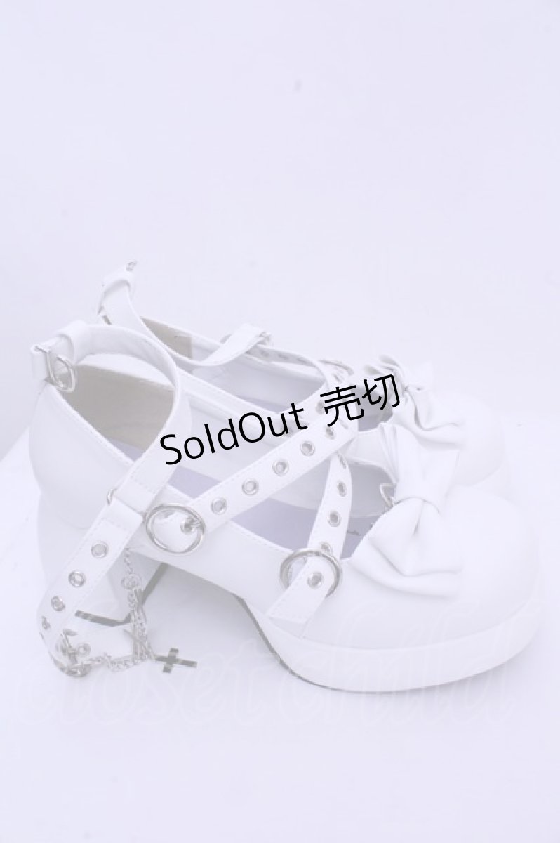 画像4: axes femme POETIQUE / クロスチャームおでこパンプス M シロ O-26-01-15-1027-AX-SH-IG-ZT273 (4)