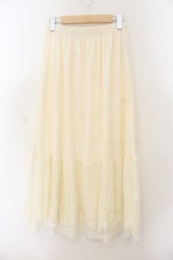 画像1: axes femme / 繊細刺繍レースペチスカート F キナリ O-26-01-17-056-AX-SK-OW-OS