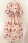 画像1: axes femme kawaii / お菓子の家柄ワンピース  ピンク O-26-01-17-019-AX-BL-IG-OS (1)