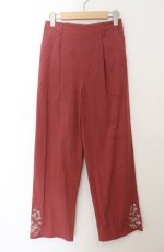 画像1: axes femme / 裾刺繍ストレートパンツ F レンガ O-26-01-19-1005-AX-PA-YM-ZT539 (1)