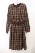 Fi.n.t / 別珍使いエポレットディテールチェックワンピース  ブラウン O-26-01-19-1017-CA-OP-IG-OS