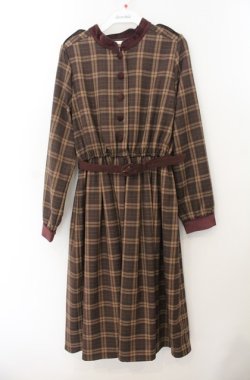 画像1: Fi.n.t / 別珍使いエポレットディテールチェックワンピース  ブラウン O-26-01-19-1017-CA-OP-IG-OS