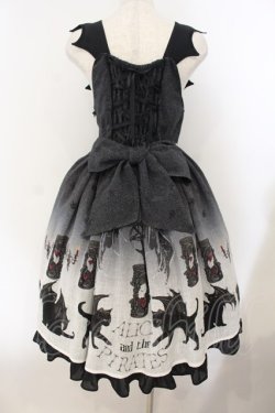 画像6: ALICE and the PIRATES / 悪魔猫と終末の砂時計柄ジャンパースカートI  クロ O-26-01-19-005-PA-OP-OW-OS