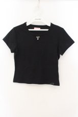 画像1: lilLilly / チャーム付きTシャツ F クロ O-26-01-19-017-LO-TO-OW-ZT539 (1)