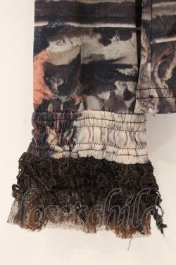 画像3: OZZ ANGELO / 絵画柄スタンドネックブラウス  ベージュ O-26-01-22-039-OO-BL-IG-OS