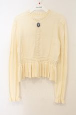 画像1: axes femme / カメオ付ペプラムニット F キナリ O-26-01-26-041-AX-TO-OW-ZT607 (1)