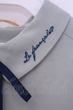 画像2: Fi.n.t / リボンタイ付きロゴ刺繍衿ブラウス  ライトグリーン O-26-01-27-052-CA-BL-IG-OS