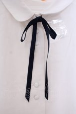 画像2: F i.n.t / リボンタイ付きスモールカラー5分袖シャツ  オフシロ O-26-01-27-053-CA-BL-IG-ZT604 (2)