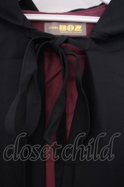 画像2: ATELIER BOZ / フード付きミニマント  ブラック・裏地ボルドー O-26-01-27-090-EL-JA-OW-OS