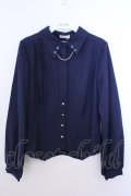 axes femme / チェーン付コルセット風ブラウス F ネイビー O-26-01-29-1010-AX-BL-OW-OS