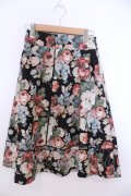 INGEBORG / フラワー総柄フレアースカート 3(9号) クロ O-26-01-29-1092-LO-SK-IG-ZT602