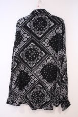 画像2: Jamie エーエヌケー / バンダナプリントシャツ  クロO-26-01-29-018-LO-BL-OW-ZT586 (2)