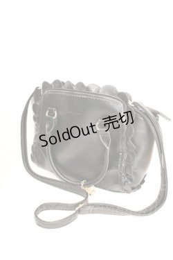 画像1: axes femme / チャーム付きフリルバッグ  クロ O-26-01-30-096-AX-BG-OW-ZT0204J