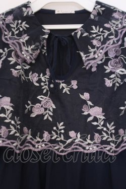 画像2: axes femme / チュール刺繍ロングシャツ  ネイビー O-26-02-04-1075-AX-BL-IG-OS