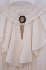 画像2: axes femme / 姫袖風ラッフルフリルワンピース  オフ O-26-02-04-1101-AX-OP-IG-OS (2)