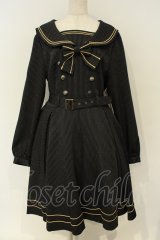 metamorphose / 【プラスサイズ】長袖セーラーリボンワンピース（ストライプ）  クロ O-26-02-06-044-ME-OP-YM-OS