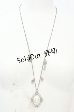 画像2: axes femme / DISNEYコラボアリスカボションネックレス  ゴールド O-26-02-06-1050-AX-AC-OW-OS