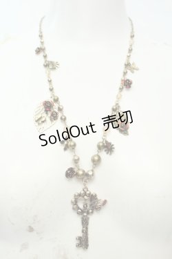 画像1: axes femme / バタフライキーモチーフネックレス  アンティークゴールド O-26-02-06-1008-AX-AC-OW-OS