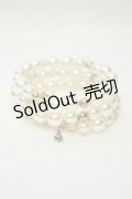 axes femme / 多連パールブレスレット  シロ O-26-02-06-1125-AX-AC-OW-OS