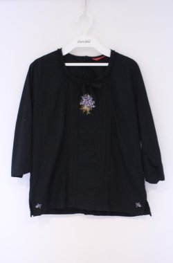 画像1: PINK HOUSE / すみれブーケ刺繍リボンブラウス  クロ O-26-02-07-1002-LO-BL-OW-OS