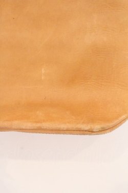 画像2: KANEKO ISAO / ロゴ型押しレザーバッグ  キャメル O-26-02-16-004-EL-BG-OW-OS