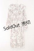 evelyn / 花柄シャーリングワンピース  シロ×ブラウン O-26-02-16-054-LO-OP-OW-OS