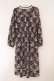 画像3: axes femme / ウォールオーナメント柄ワンピース  クロ×オフ O-26-02-16-076-AX-OP-IG-OS (3)