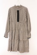 axes femme / ハイカラーチェックワンピース M ベージュ O-26-02-17-033-AX-OP-IG-OS