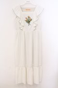 Fi.n.t / アートフラワー刺繍ショルダーフリルワンピース  オフシロ O-26-02-21-076-CA-OP-IG-OS