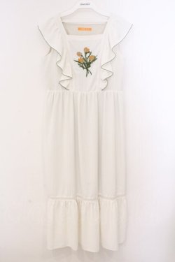 画像1: Fi.n.t / アートフラワー刺繍ショルダーフリルワンピース  オフシロ O-26-02-21-076-CA-OP-IG-OS