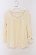 axes femme / 薔薇ボタン配色カットソー M アイボリー O-26-02-24-1028-AX-TO-IG-OS