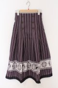 axes femme / ディズニーヴィランズ/スカート M ワイン O-26-02-24-1016-AX-SK-IG-OS