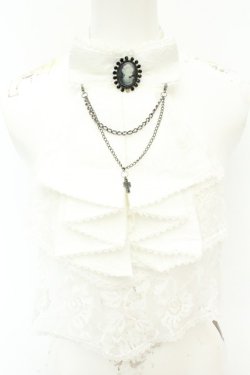 画像1: Ozz oneste / カメオ付きレースフリルジャボタイ  ホワイト O-26-02-24-2051-OO-ZA-OW-OS